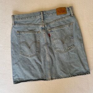 Levi’s Denim Skirt Women’s Size 27